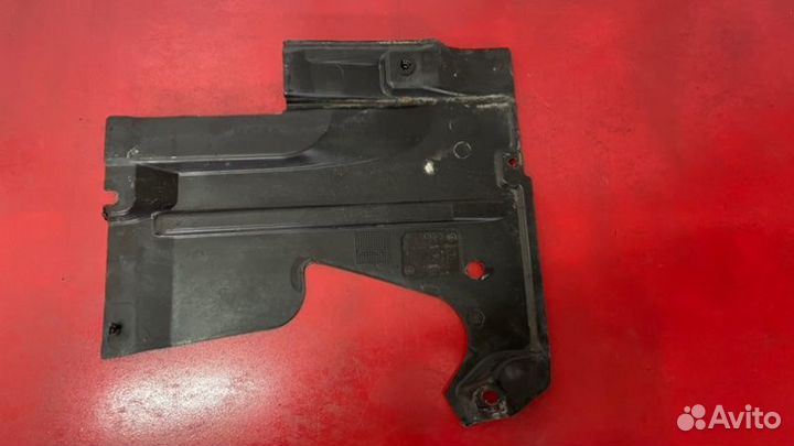 Защита днища кузова задняя правая Audi A6 C6 BDW