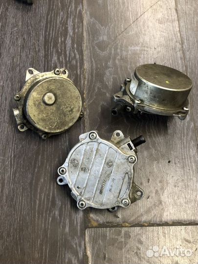 Насос вакуумный Audi VW