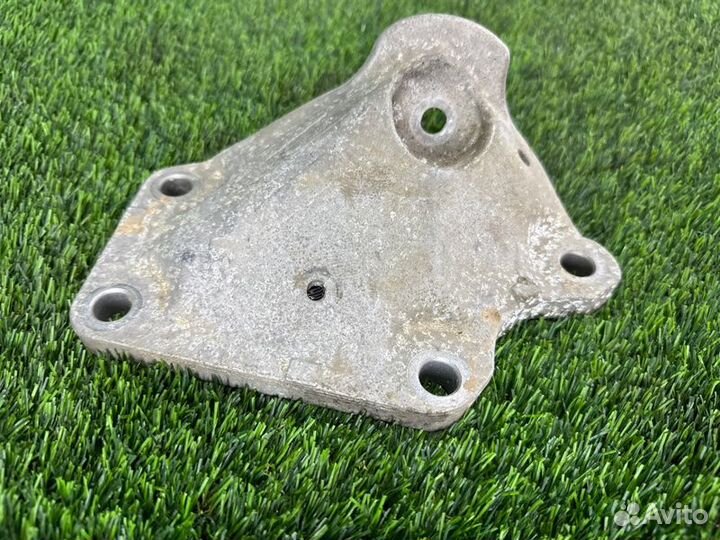 Кронштейн двигателя передний левый Bmw 5 E60