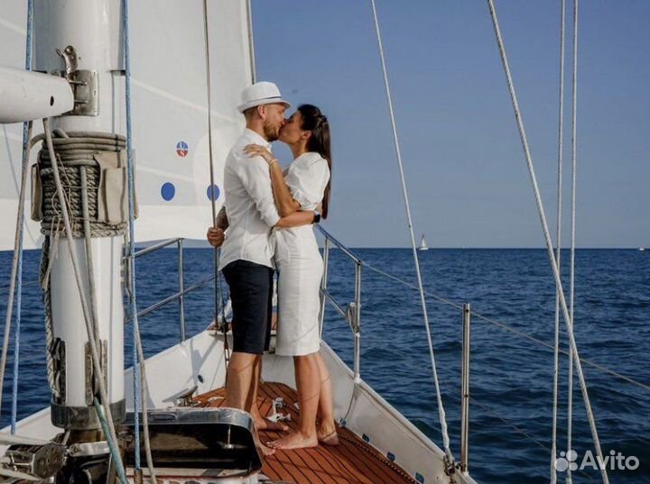 Морская прогулка на парусной яхте в Адлере