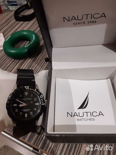 Часы Nautica