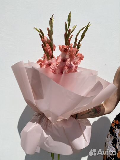 Гладиолусы, букет гладиолусов