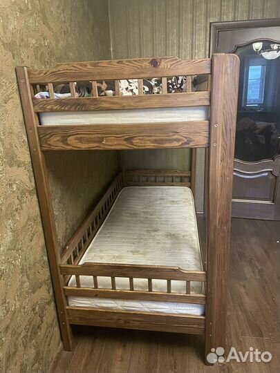 Кровать двухъярусная б/у