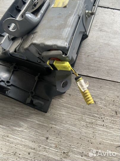 Подушка в колени Toyota Auris E150 Тойота Аурис