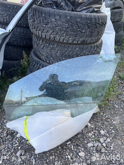 Ягуар xf стекло переднее водительское