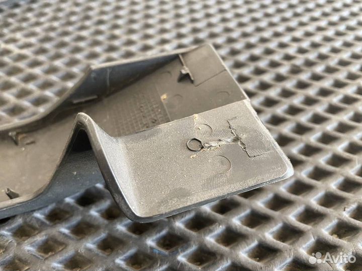 Ручка открывания капота Volvo FH4 82113442