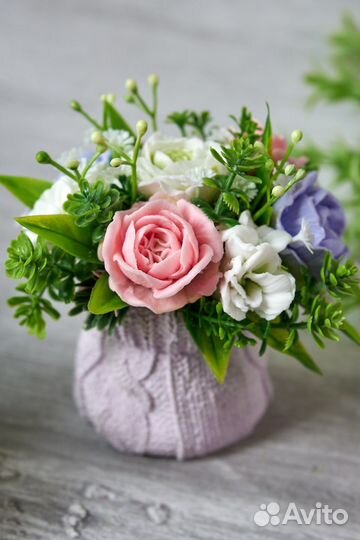 Букетики в гипсовых кашпо