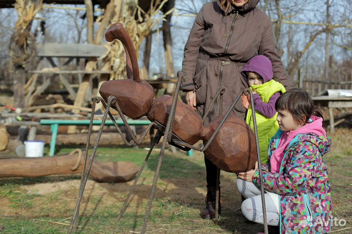 Уличная садовая скульптура из дуба. Насекомые