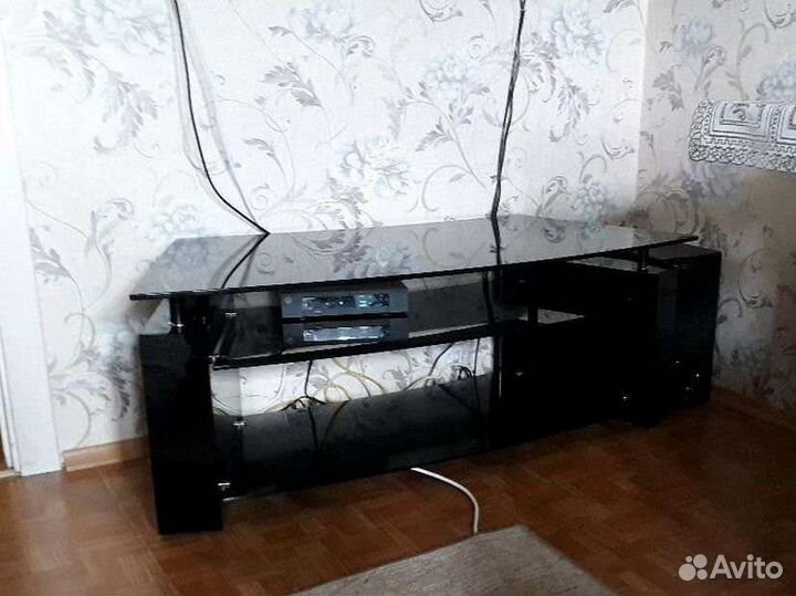 Продам стол-подставку под телевизор