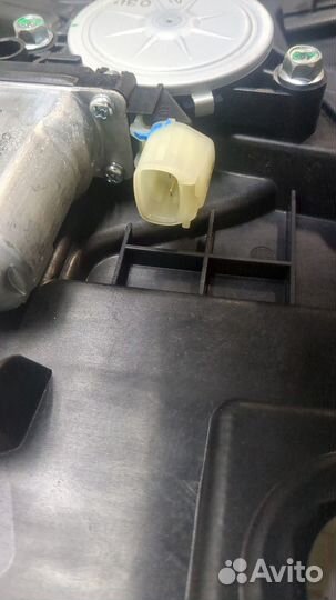 Стеклоподъемник электрический правый передний киа Soul