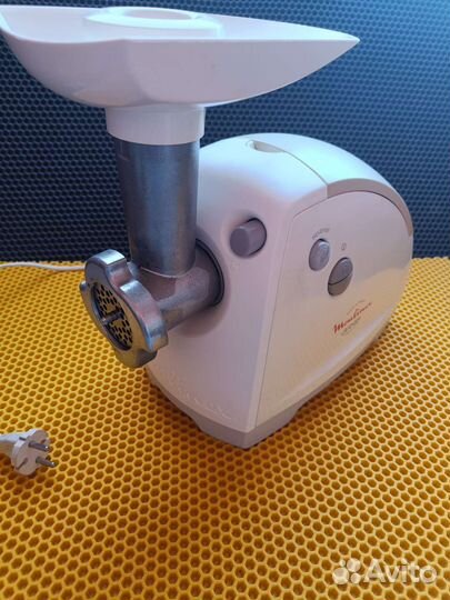 Мясорубка Moulinex hv8