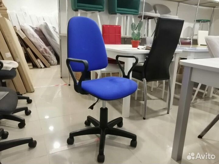 Стул офисный новый