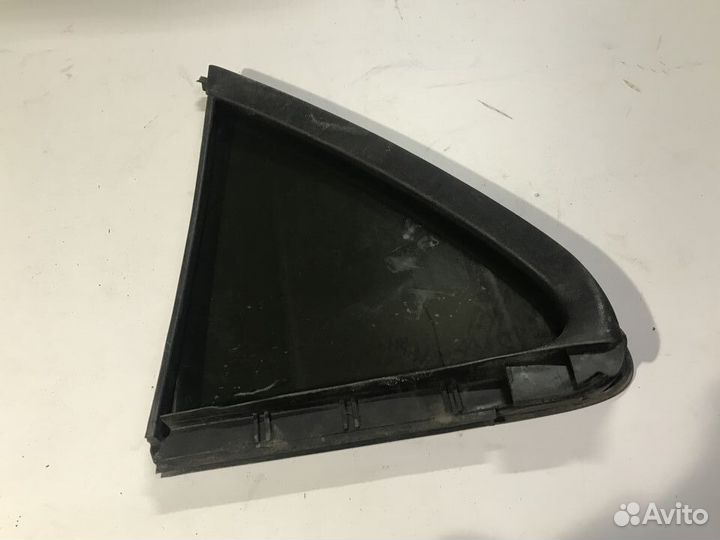 Форточка задняя правая Nissan Almera N16