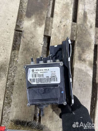 Блок ABS VW Passat b6, CC