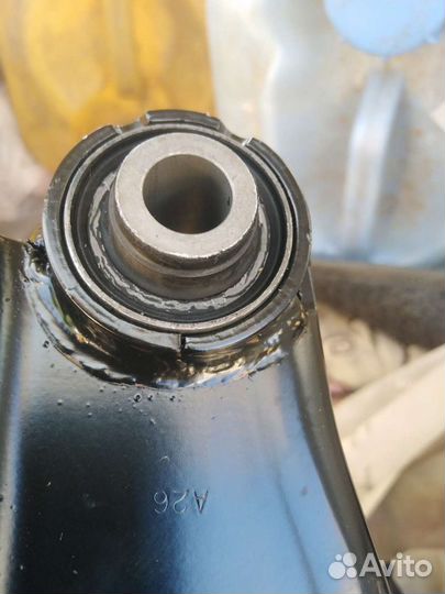 E4501-vk385 рычаг подвески левый np300