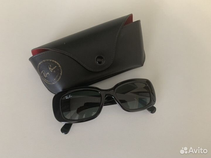 Солнцезащитные очки Ray Ban