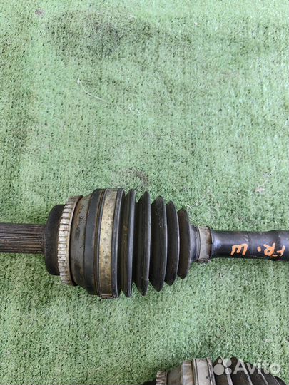 Привода передние Toyota Harrier MCU35 2003 год Про