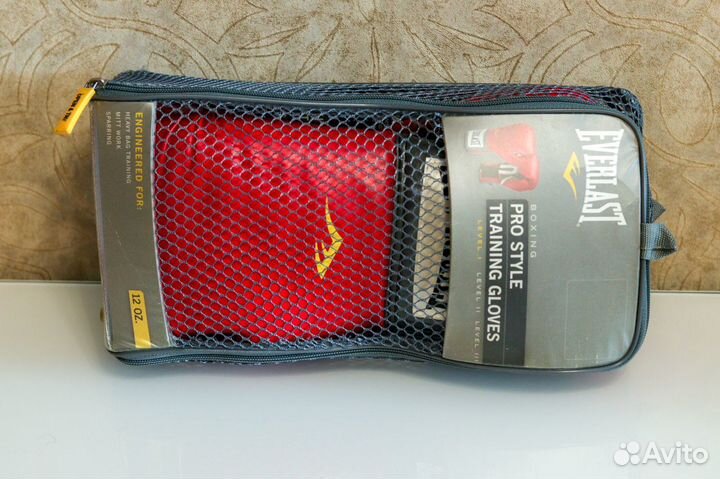 Боксерские перчатки Everlast 12oz