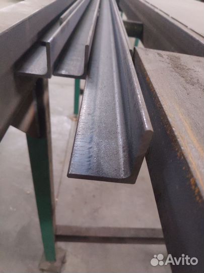 Уголок металлический 40*40