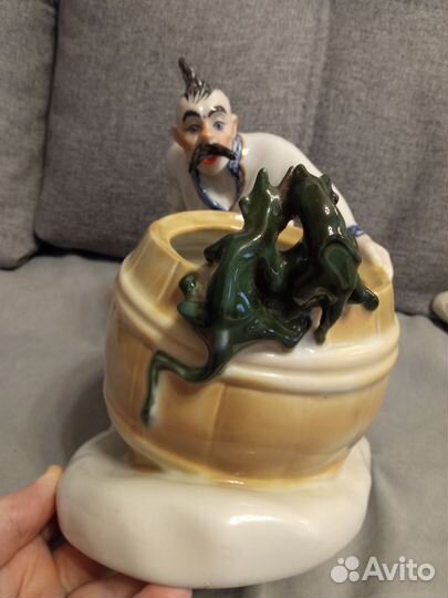 Статуэтка казак держатель для бутылки