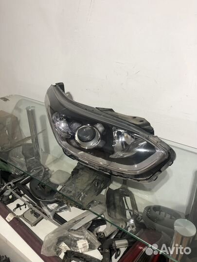 Фара передняя правая KIA ceed 3