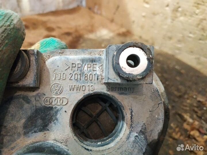 Абсорбер Volkswagen Golf 4