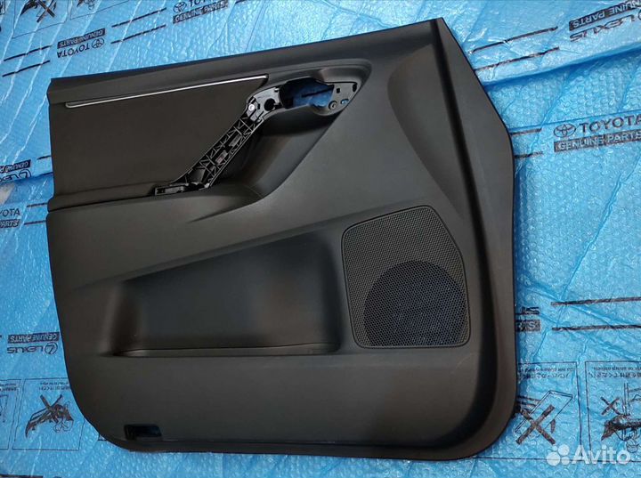 Toyota Verso дверная карта передняя левая 12-17