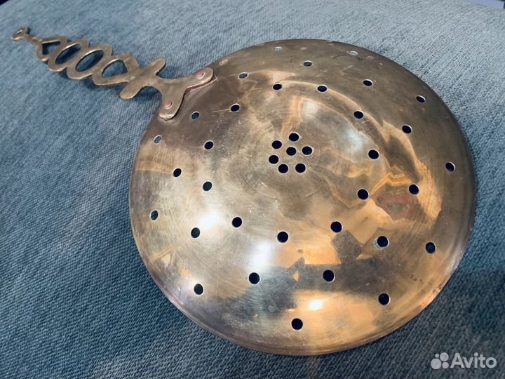 Старинная шумовка для каштанов