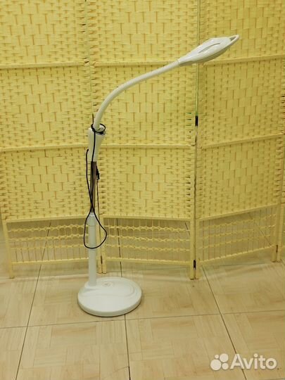 Лампа лупа напольная