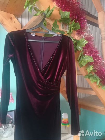 Платье бархатное т бордовое