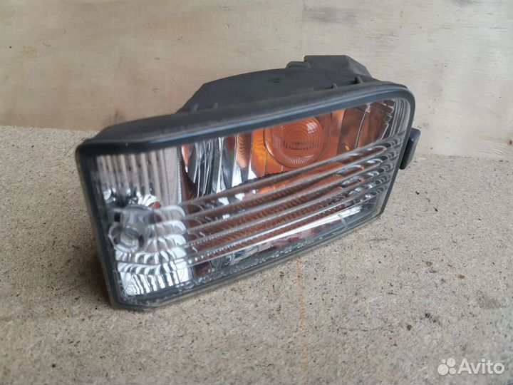 Поворотник Toyota RAV4 00-05 новый