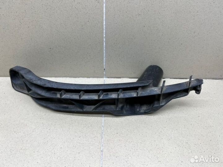 Направляющая бампера переднего левая Volkswagen