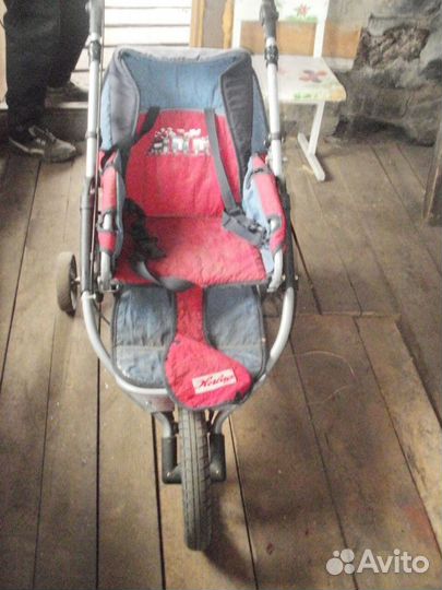 Прогулочная коляска
