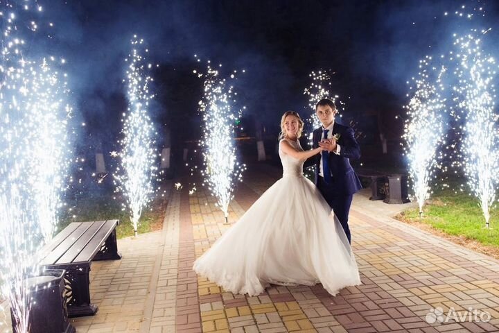 Холодные фонтаны, фейерверк, салют для свадьбы