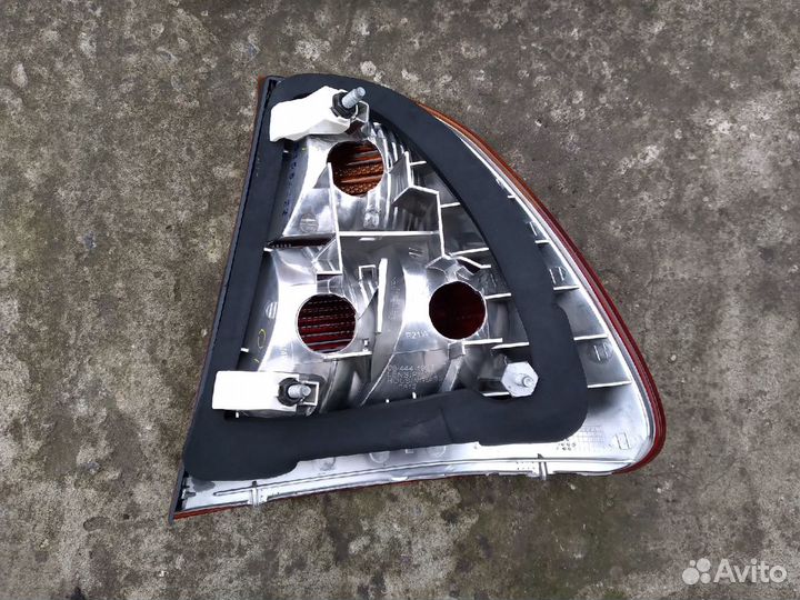 BMW 3 E46 Touring Задний левый фонарь