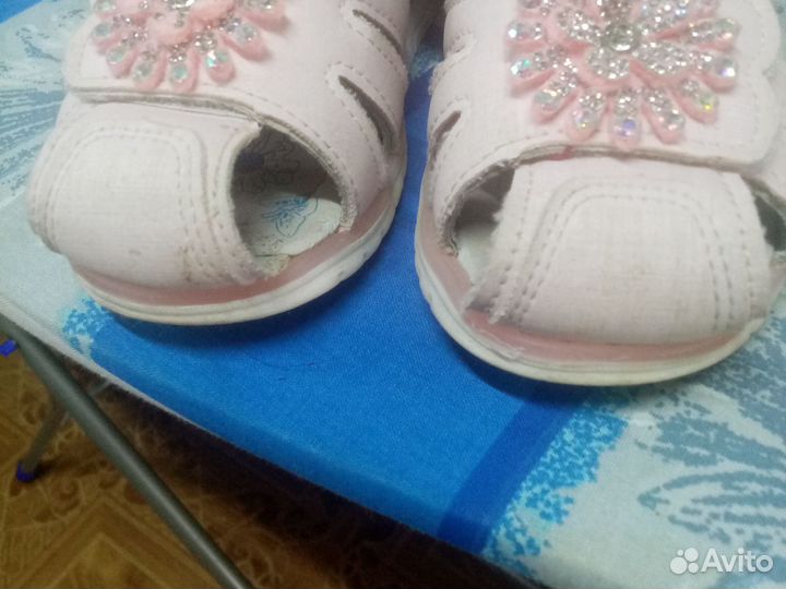 Сандалии для девочки