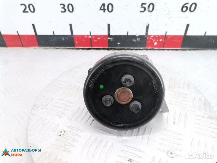 Помпа Ford Focus рест. 2004 1517732