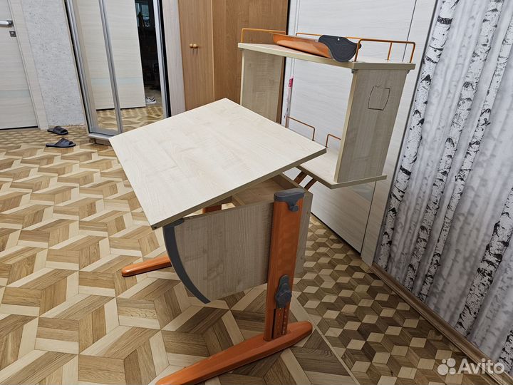 Растущая парта деми