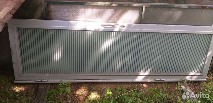 Дверь алюминевая в два стекла с тонировкой,замком