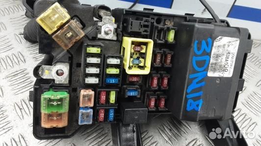 Блок предохранителей mitsubishi pajero 4 (3DN18M10