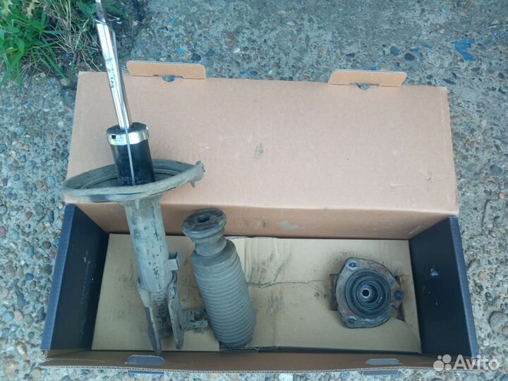 Амортизатор задний на hyundai accent