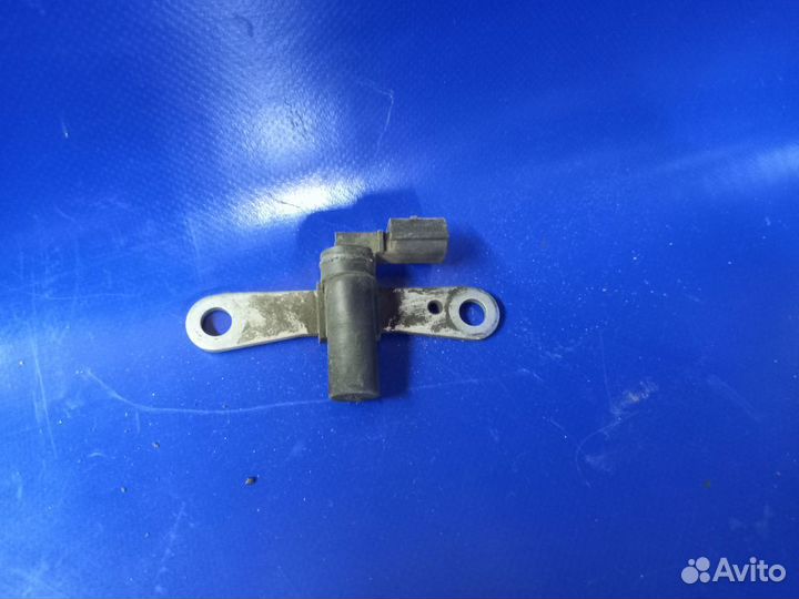 Датчик положения коленвала Largus Logan 1