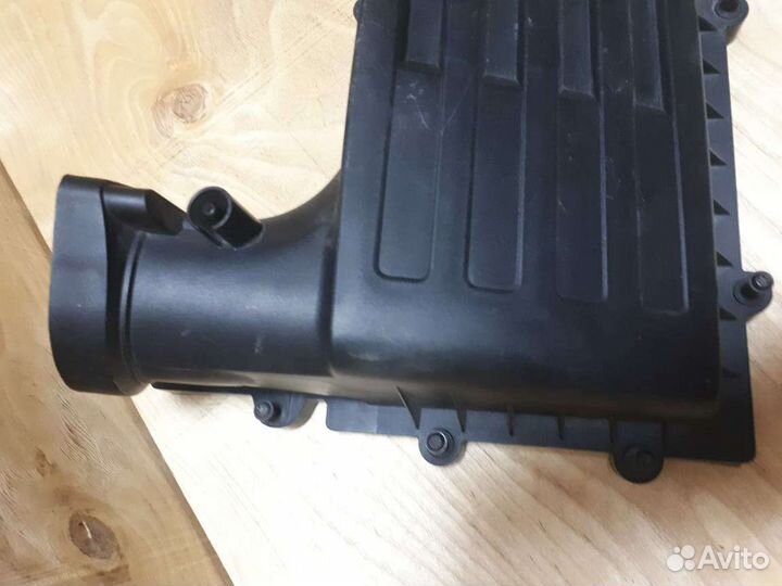 Крышка воздушного фильтра Skoda Octavia (A7) 2