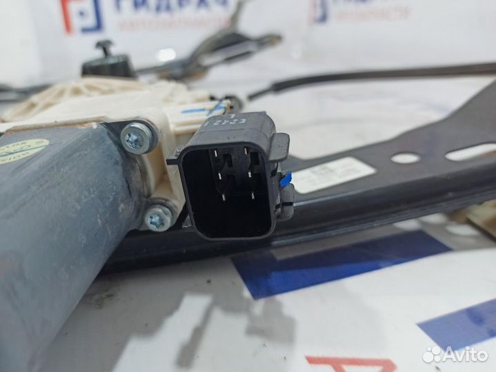 Стеклоподъемник передний правый Ford Focus 3 18706