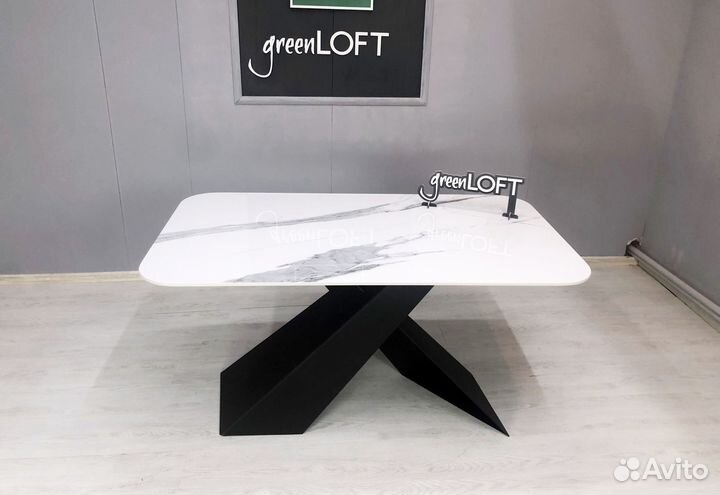 Стол из керамогранита