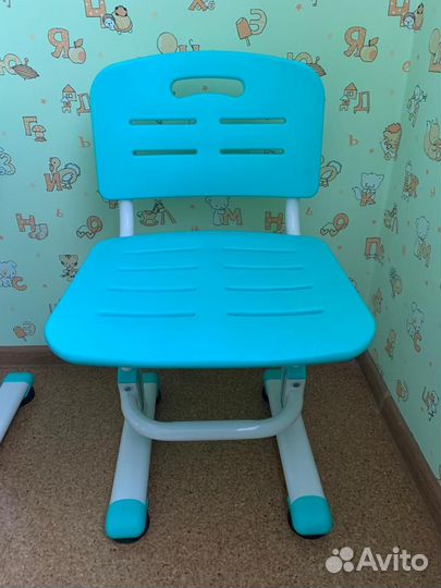 Растущая парта - стол, стул, подставка для ног