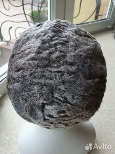 Шапка зимняя меховая женская из каракульчи