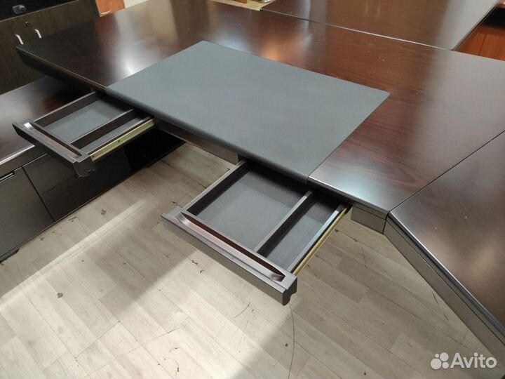 Стол руководителя c брифингом б/у 02231