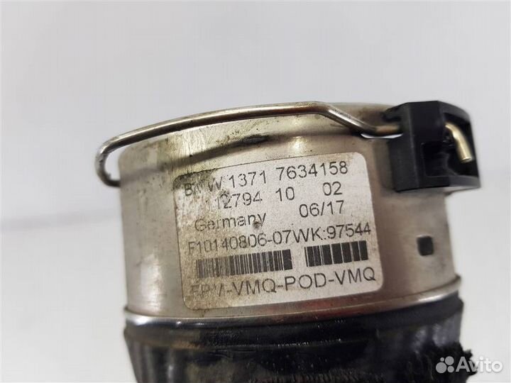 Патрубок интеркулера BMW i8 2017 13717634158