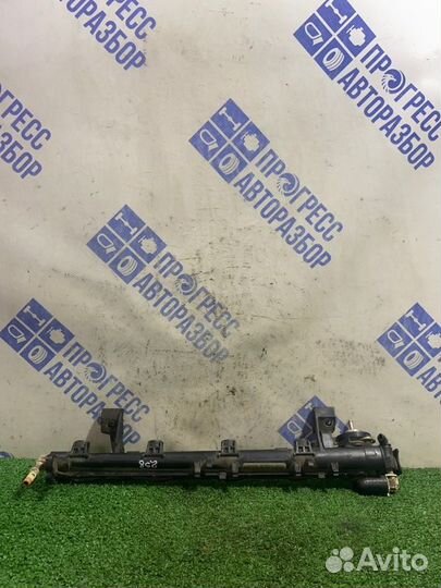 Топливная рампа Ford Fusion хэтчбек 1.6 fyja 2008